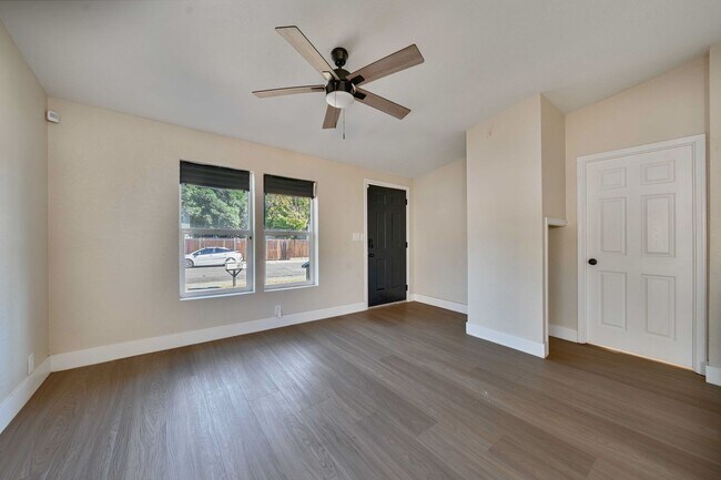 Building Photo - Rare Opportunity to Rent Main House and Detached ADU in Sacramento!