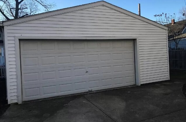 Building Photo - 1654 Cordova Ave