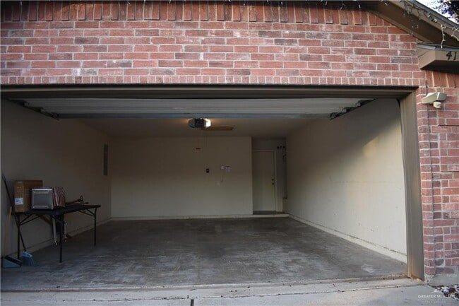 Building Photo - 12 Nightshade Ave