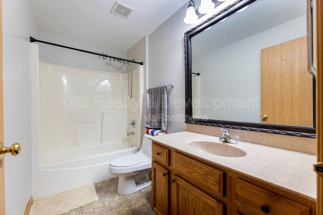 Building Photo - 1636 Fredericksburg Ln