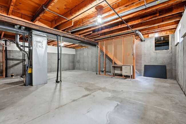 Building Photo - Stunning Fully Remodeled 3 Bed, 2 Bath Home in Conveniently-Located Northglenn!