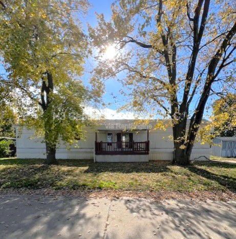 Primary Photo - 435 Parkside Dr