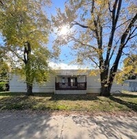 Building Photo - 435 Parkside Dr