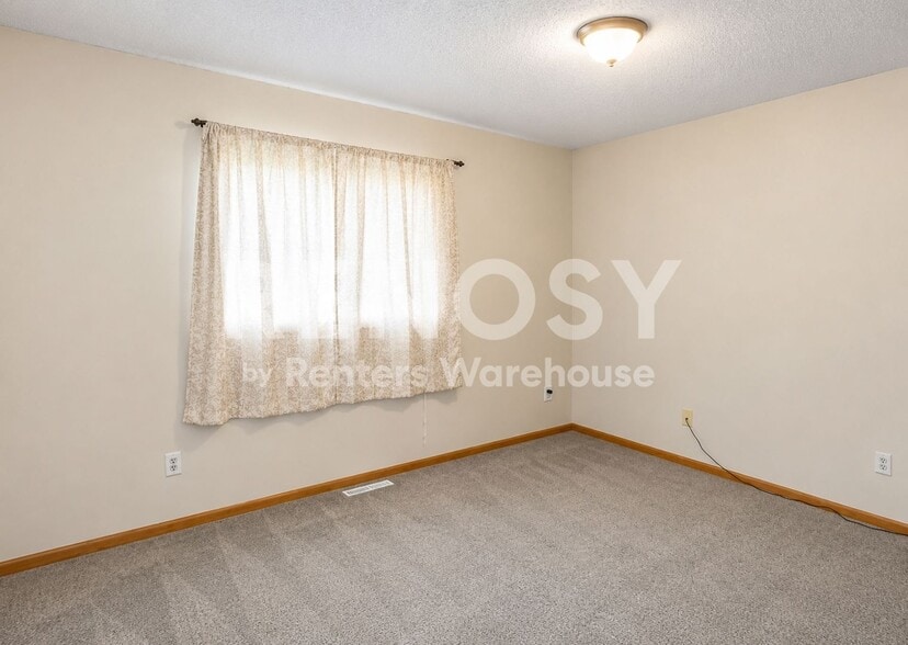 Building Photo - 502 Horseshoe Ln