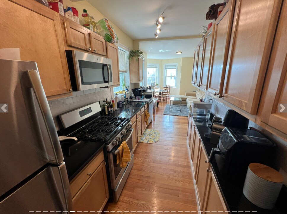 Building Photo - 48 Lowell St