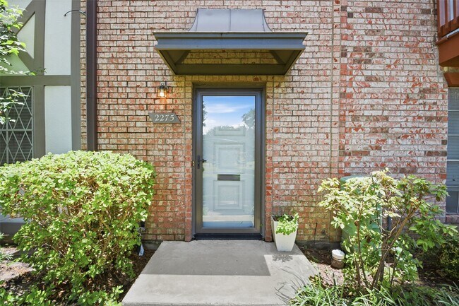 Building Photo - 2275 Triway Ln