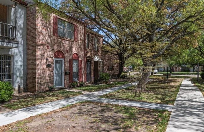 Building Photo - 7950 Grove Ridge Dr