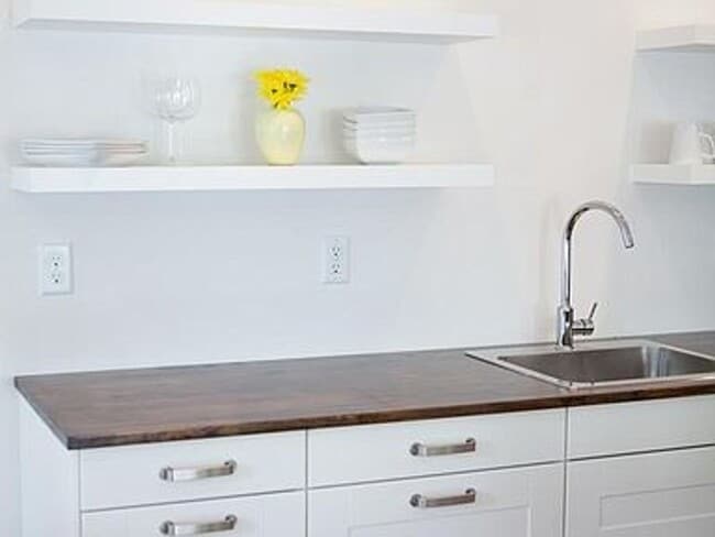 Building Photo - Upstairs Unit Only. Fabulous fully furnished 1BR/1BA Hillsboro cottage