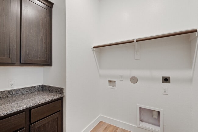 Building Photo - 10719 River Walk Dr