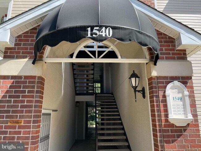 Building Photo - 1540 Lincoln Way