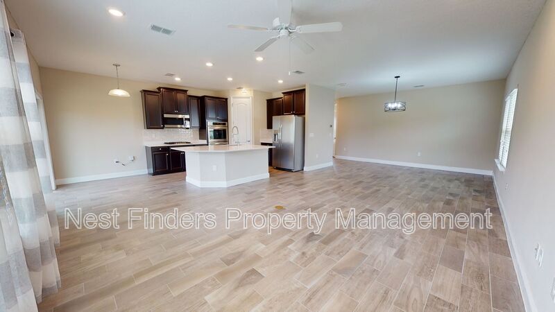 Building Photo - 201 Silver Creek Pl