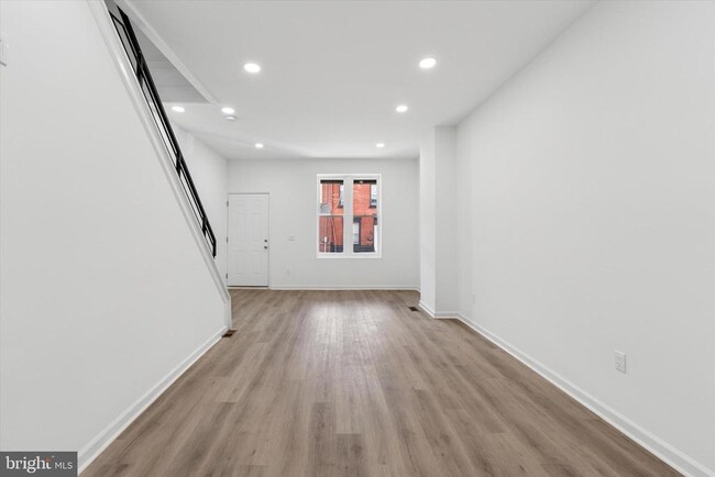 Building Photo - 1824 N 28th St