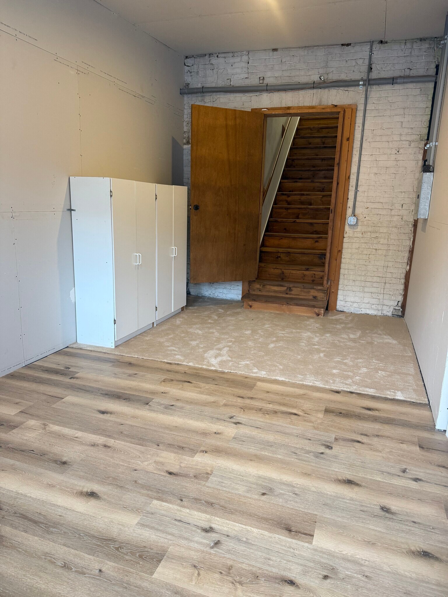 Entry/Mudroom - 134 Maple St