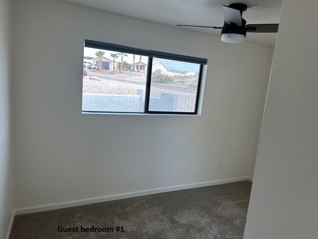 Building Photo - SOMB3171