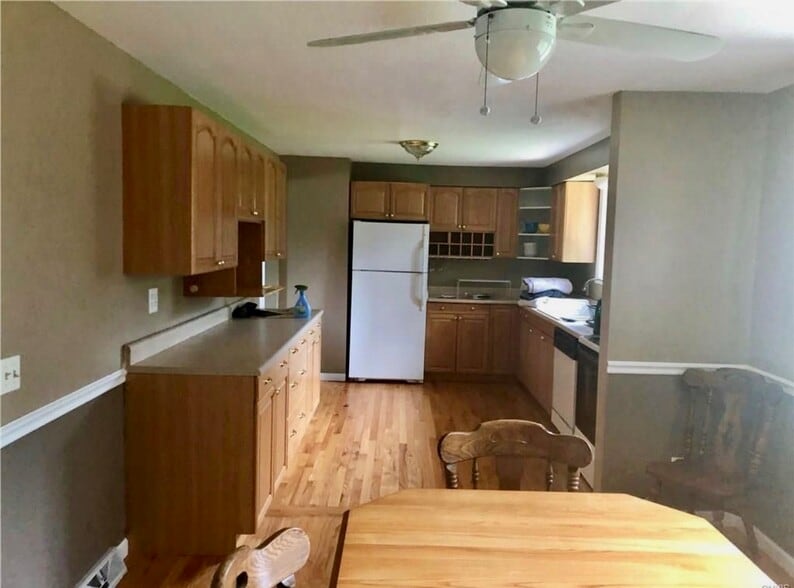 Building Photo - 7776 Thompson Rd