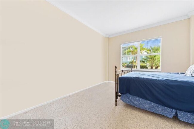 Building Photo - 1 Las Olas Cir