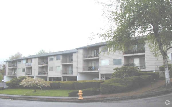 Building Photo - Bryn Mawr Apartments