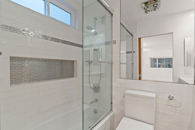 Building Photo - Fully remodeled 2BR/2BA Condo in prime West Hollywood!