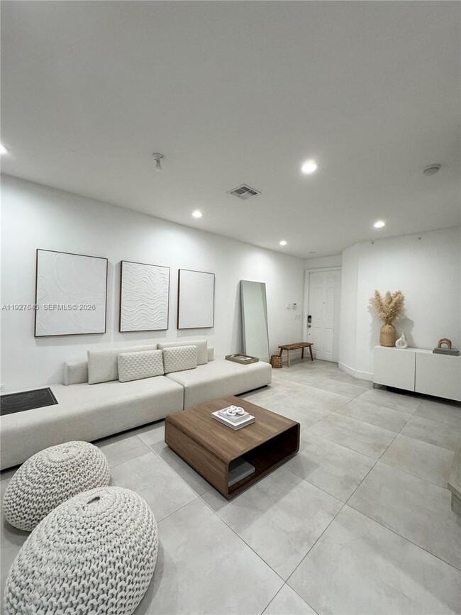 Building Photo - 13017 Riverwalk Cir S