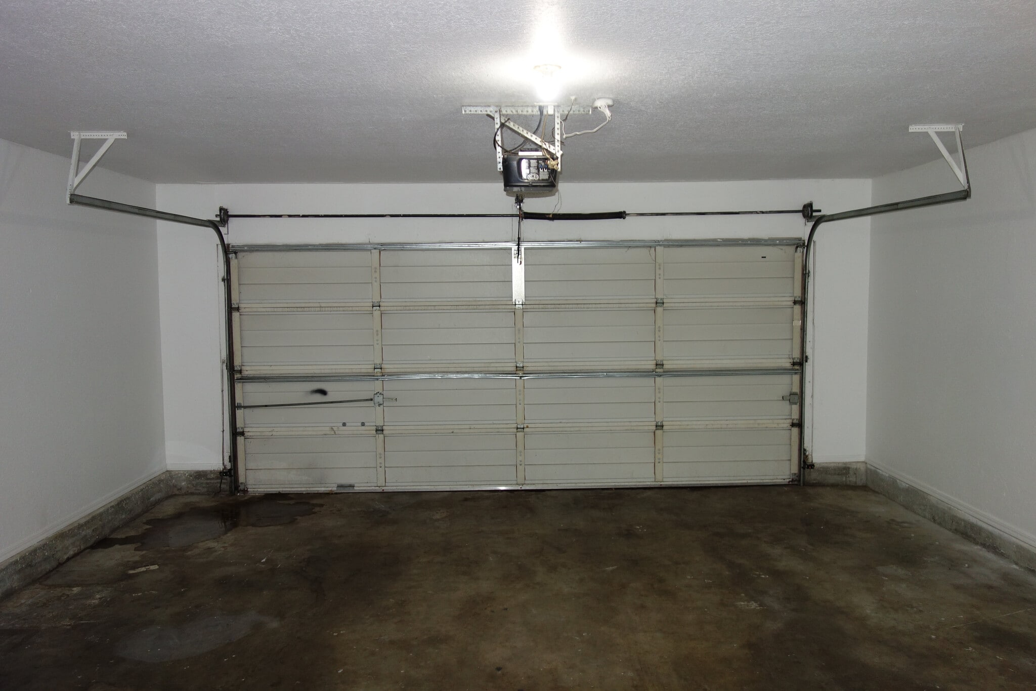 Automatic 2-Car Garage - 6604 S Utica Pl