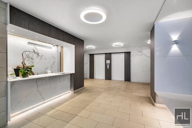 Building Photo - EAST 44 STREET