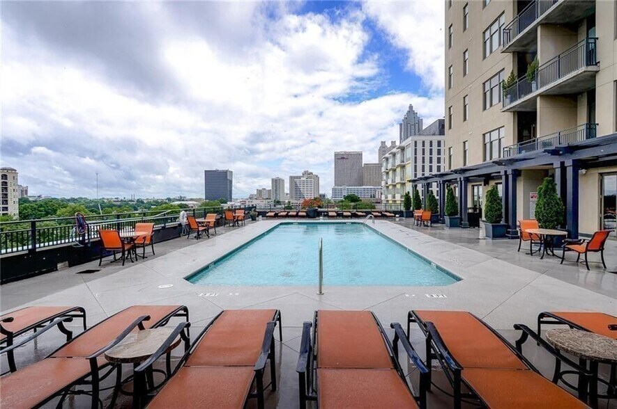 7th Floor Pool - 565 Peachtree St NE