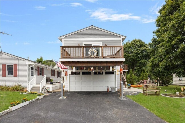 Building Photo - 127 Howland Ave
