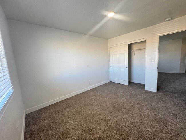 Building Photo - 6339 W Silver Ribbon Ct