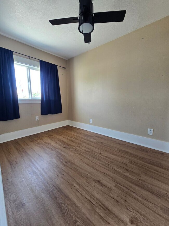 Building Photo - Upgraded Single Story Home in Oakland ....
