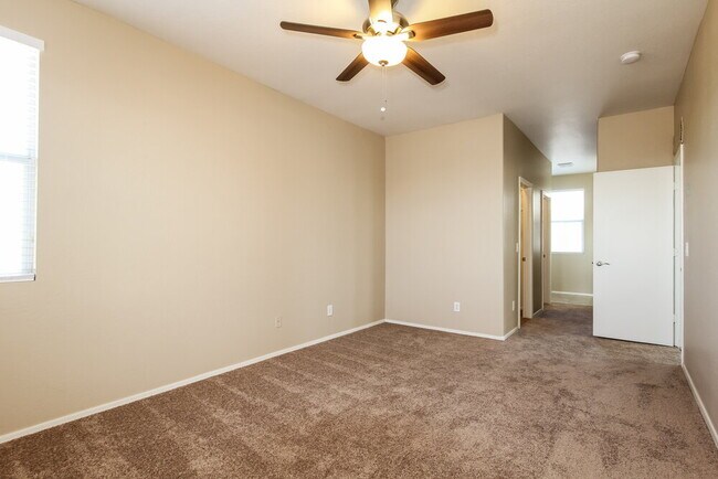 Building Photo - 5143 W Albeniz Pl