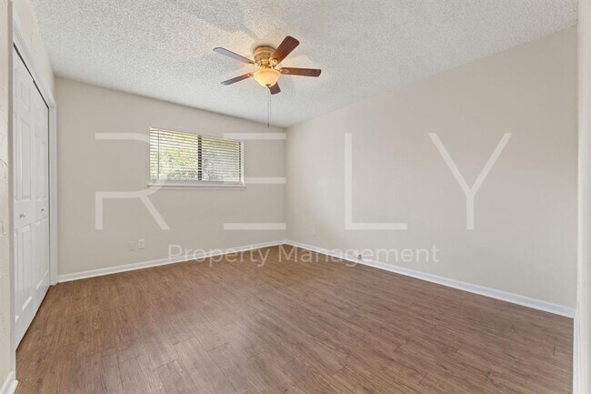 Building Photo - 205 W William Cannon Dr