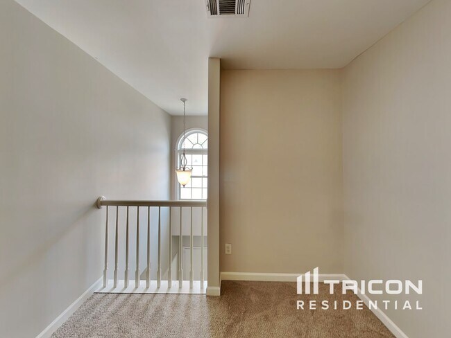 Building Photo - 359 Oakhaven Way