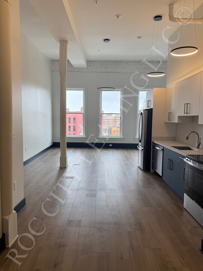 Building Photo - 151 St Paul St