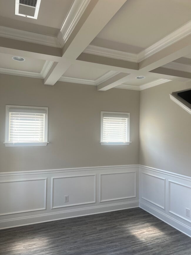 Building Photo - 8223 NW Stone Mill Dr