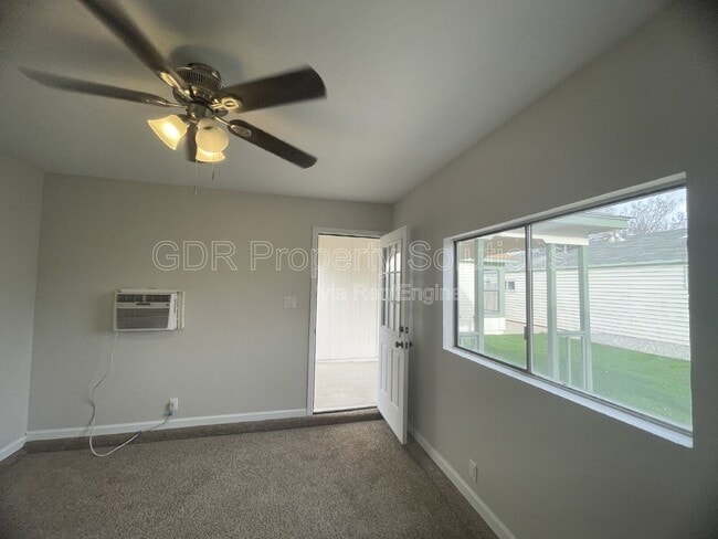 Building Photo - 4733 Platinum Dr NE