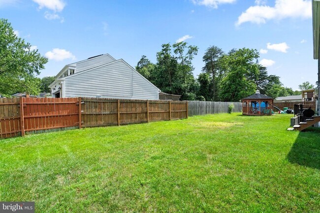 Building Photo - 10205 Balsamwood Dr