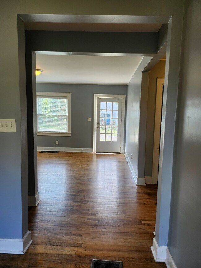 Building Photo - Great 3 bedroom 2 bath home in Red Bank, TN