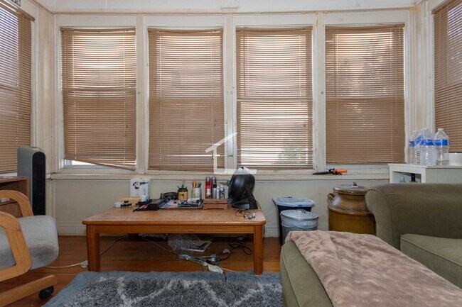 Building Photo - 11 Glenley Terrace