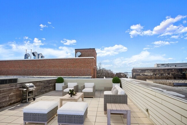 Building Photo - 409 Greenwich Ave