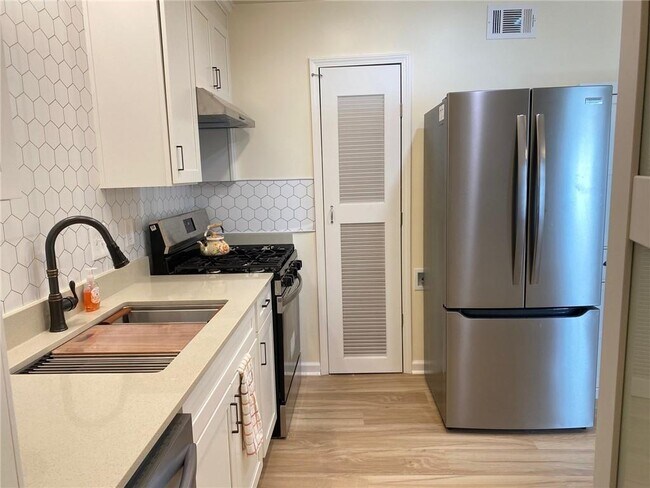 Building Photo - 2264 Salt Springs Pl