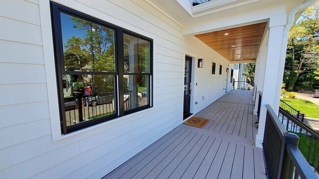 Building Photo - 35 John St