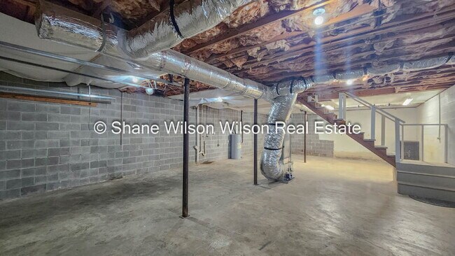 Building Photo - 151 Kathy Dr