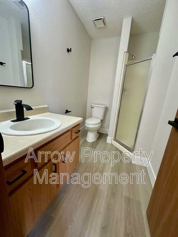 Building Photo - 2340 N 44th St