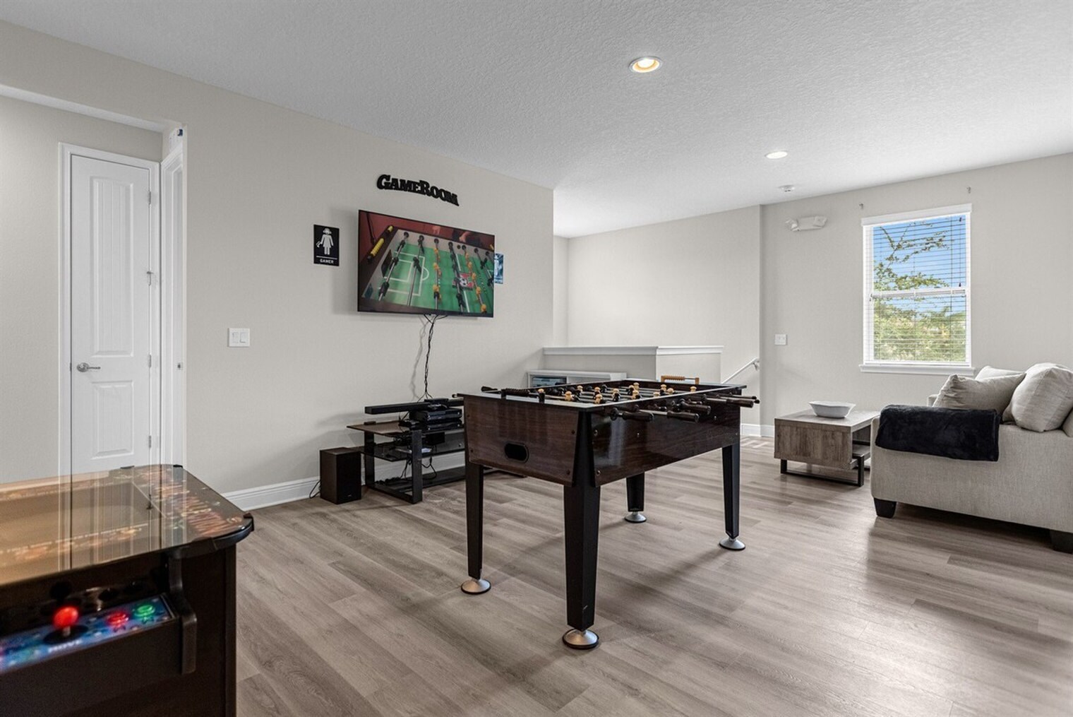 Building Photo - 7739 Graben St