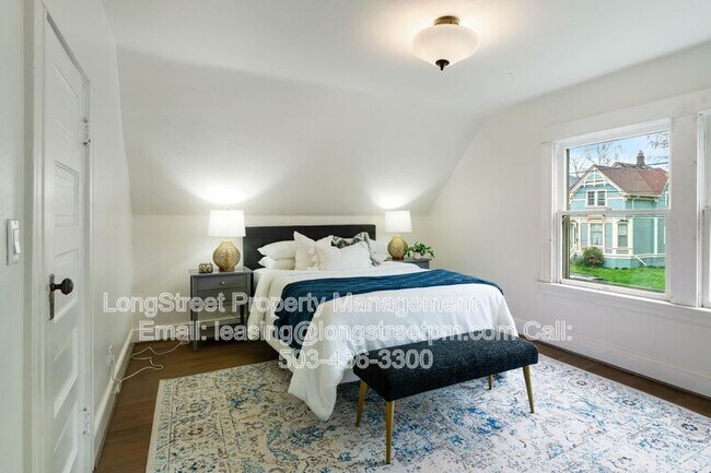 Building Photo - 536 NE San Rafael St