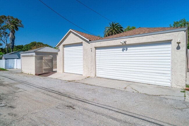 Shows both garages and yard gate to alley - 2935 Westwood Blvd