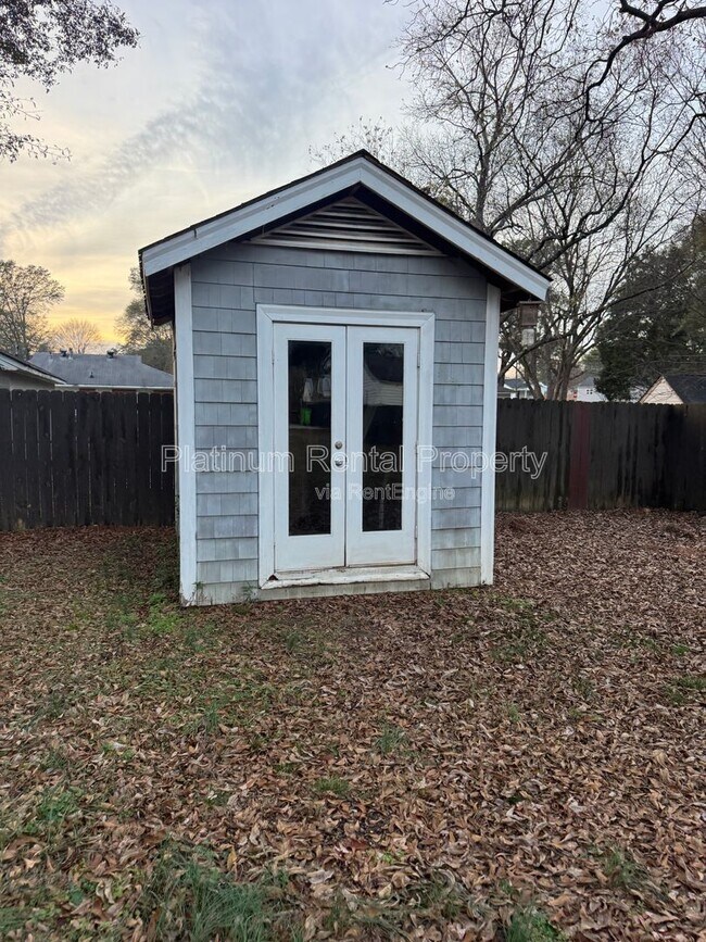 Building Photo - 1886 Benson Ave SE
