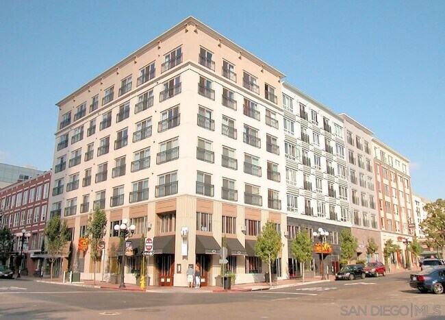 Building Photo - 450 J St