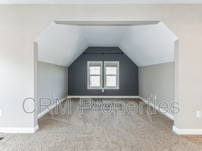 Building Photo - 13052 Whitten Dr N