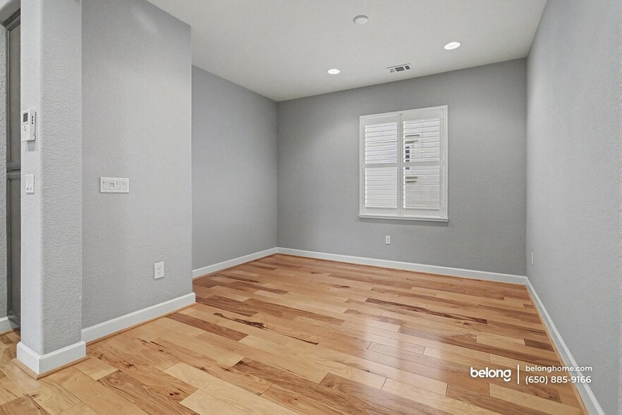 Building Photo - 568 Selby Lane